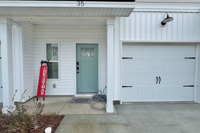 Building Photo - AVAILABLE JANUARY (Pet Friendly)