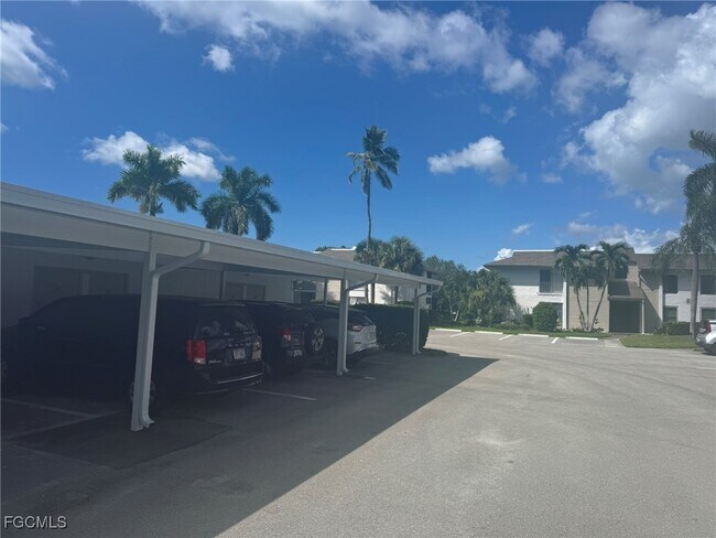 Building Photo - 5455 Peppertree Dr