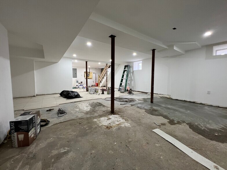 Building Photo - 324 Farrington St