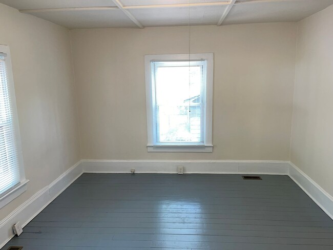 Building Photo - Charming 1 Bedroom Apartment in Bessemer C...