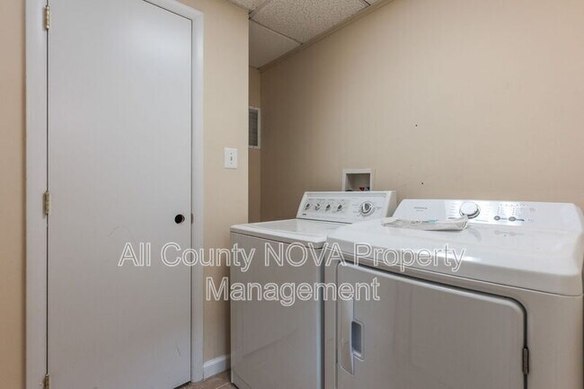Building Photo - 4141 21st Rd N