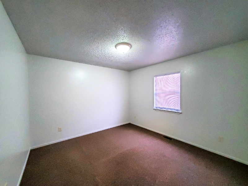 Building Photo - 515 S Mt Carmel St