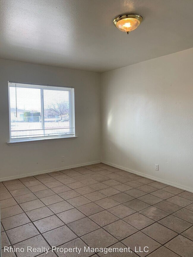 Building Photo - 370 Atrisco Dr SW