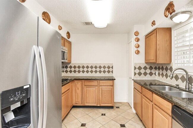 Building Photo - 11139 Holly Hill Ln