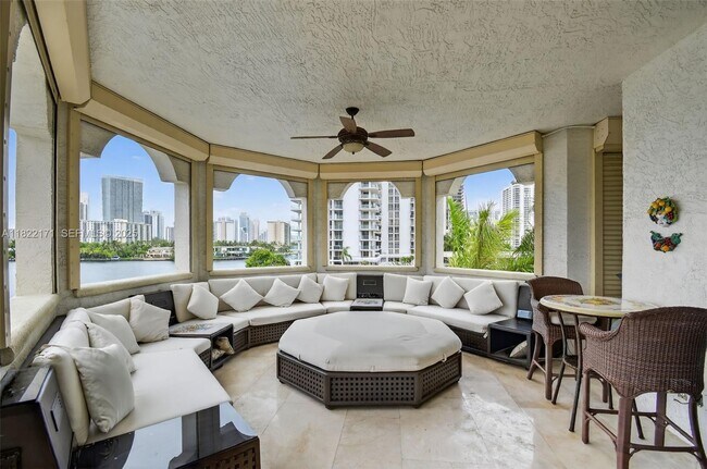 Building Photo - 19925 NE 39th Pl