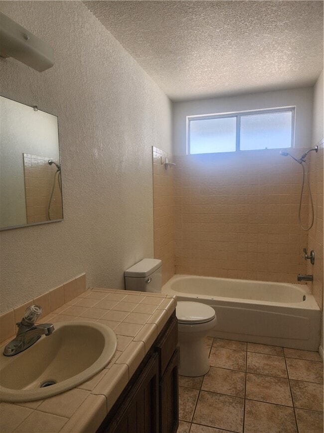 Building Photo - 1365 Trane Rd