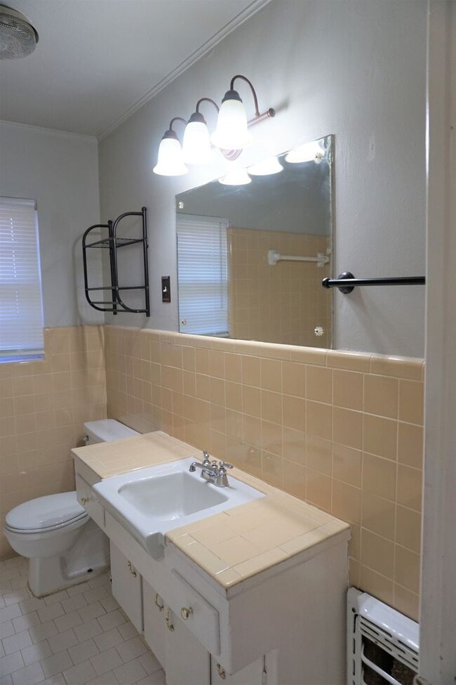 Building Photo - 3 Bed 1 Bath 1 Car in Steve Pennington Addition of NW OKC