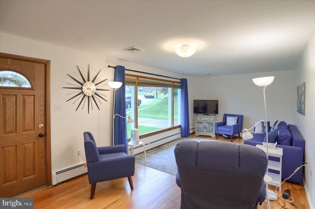 Building Photo - 83 Hillside Cir