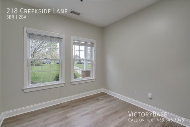 Building Photo - 218 Creekside Ln