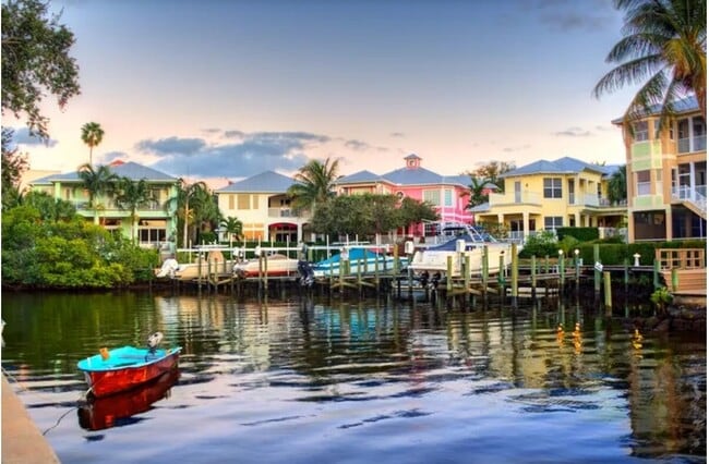 Building Photo - 1081 SE Monterey Rd