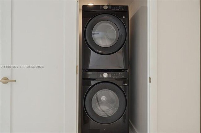 Building Photo - 4000 Towerside Terrace