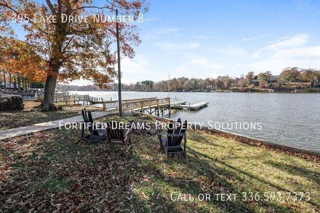 Building Photo - 395 Lake Dr
