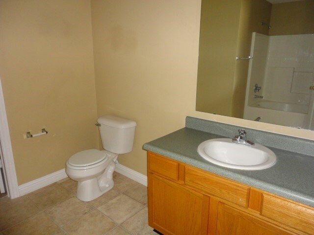 Building Photo - 960 Foxtail Ct