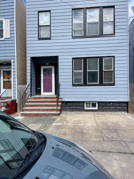 Building Photo - 140 Terhune Ave