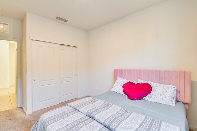 Building Photo - 1442 Copperfield Ave