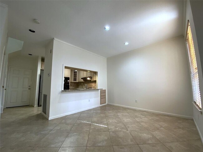 Building Photo - 2728 W Holcombe Blvd