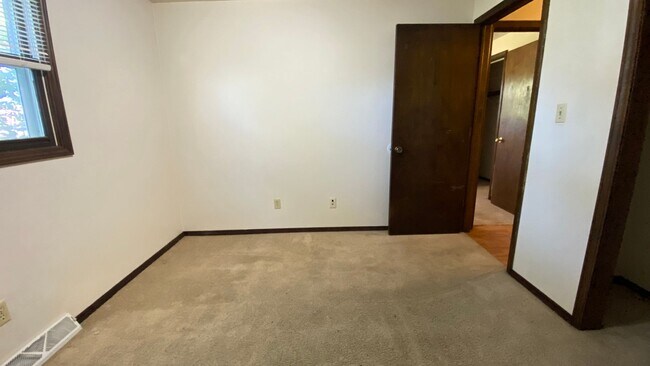Building Photo - 611 Greene Ave