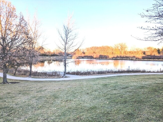 Building Photo - 2927 Falling Waters Ln