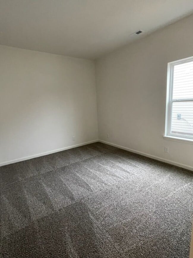 Building Photo - Avalon Bluff...3 Bedroom 2 Bath House