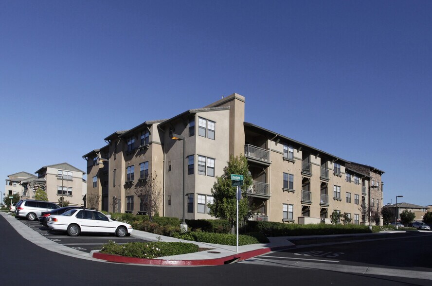 Building Photo - 10411 Reserve Dr