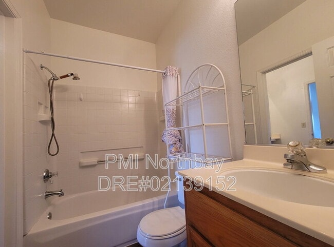 Building Photo - 68 Manchester Dr