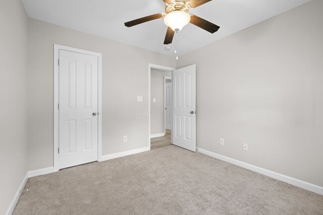 Building Photo - Woodbury Farms