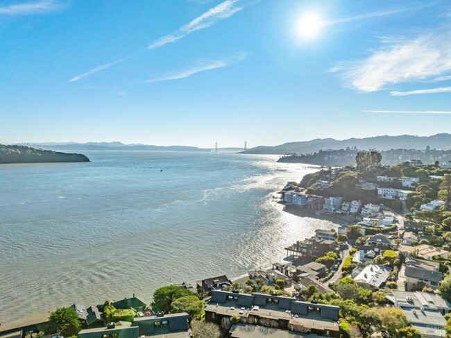 Building Photo - 15 Linda Vista Ave