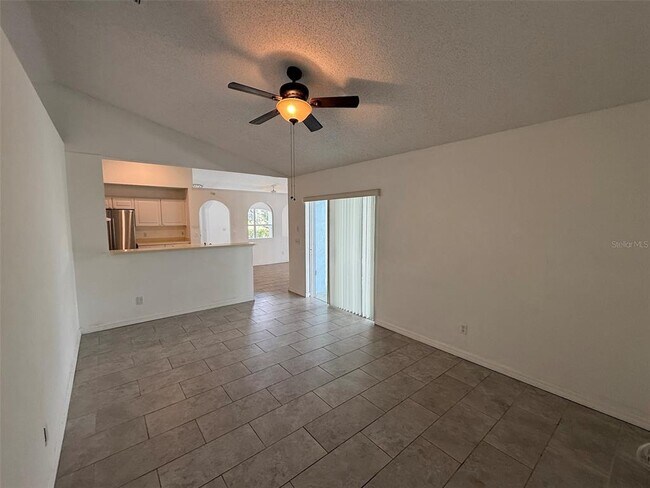 Building Photo - 607 Basingstoke Ct