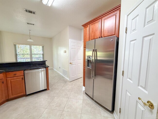 Building Photo - 1490 Chalet Pl