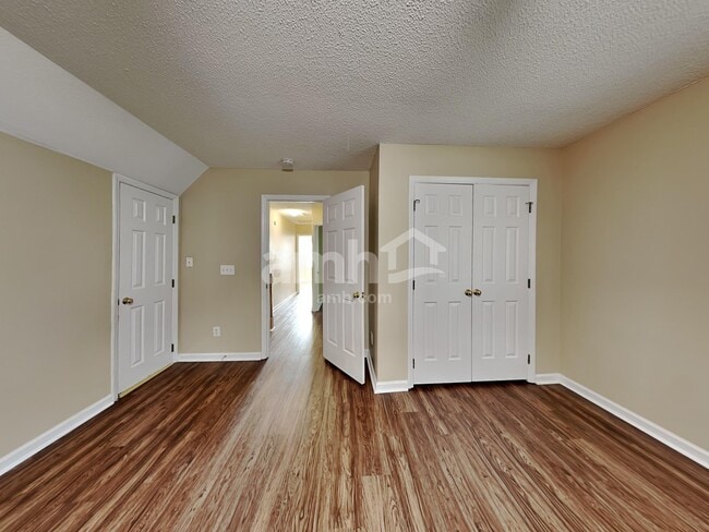 Building Photo - 3100 Twatchman Dr