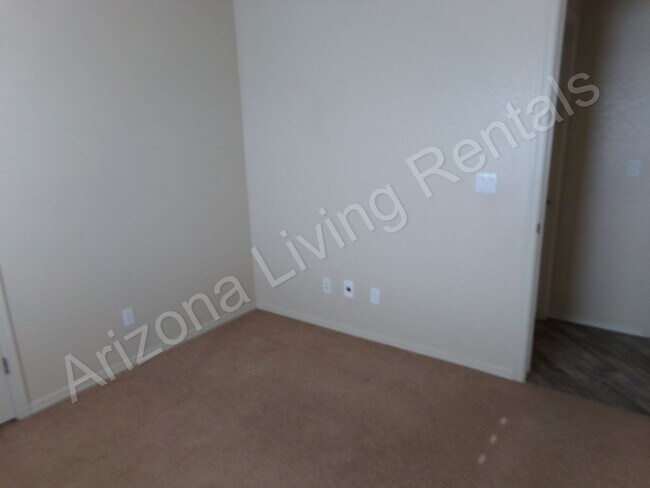 Building Photo - IMMACULATE 3 BEDROOM HOME