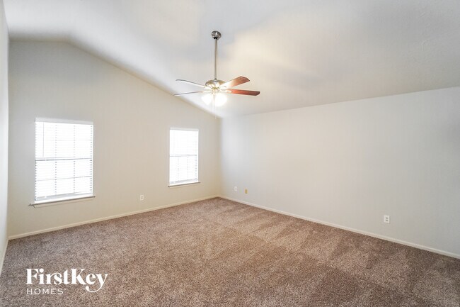 Building Photo - 16810 Poplar Hill St