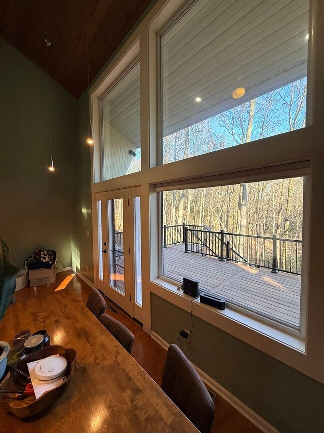 Building Photo - 3 Bed 2.5 Bath Home for Rent, 3.25 Wooded Acres, Oconomowoc Area Schools