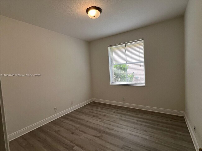 Building Photo - 2408 Deer Creek Rd