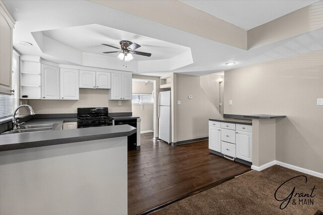 Building Photo - $1250 2 bedroom bungalow