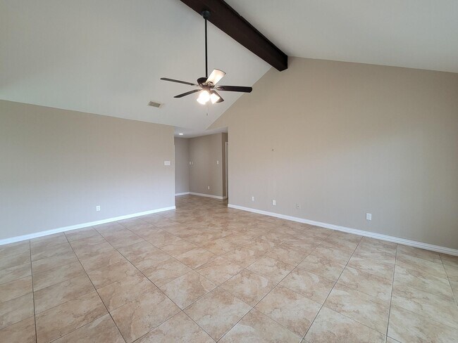 Building Photo - 10010 Sagecanyon Dr