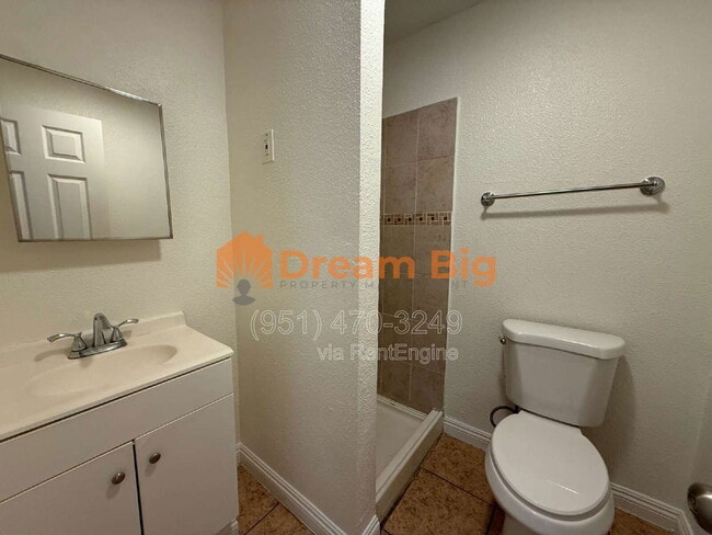 Building Photo - 14653 Washington Dr