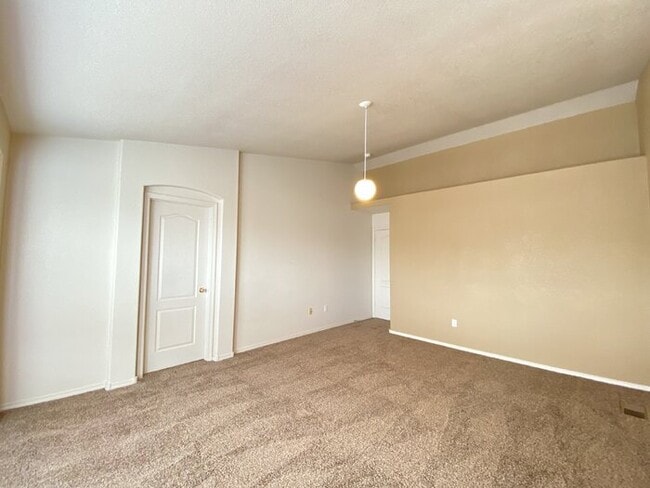 Building Photo - Northern Meadows - 3BR 2 Story - LOFT