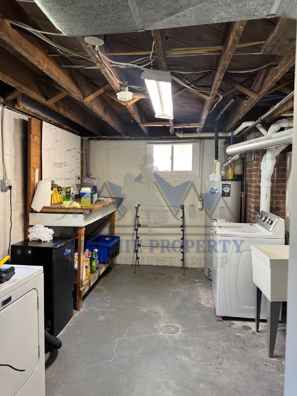 Building Photo - 1011 E Gibbon St