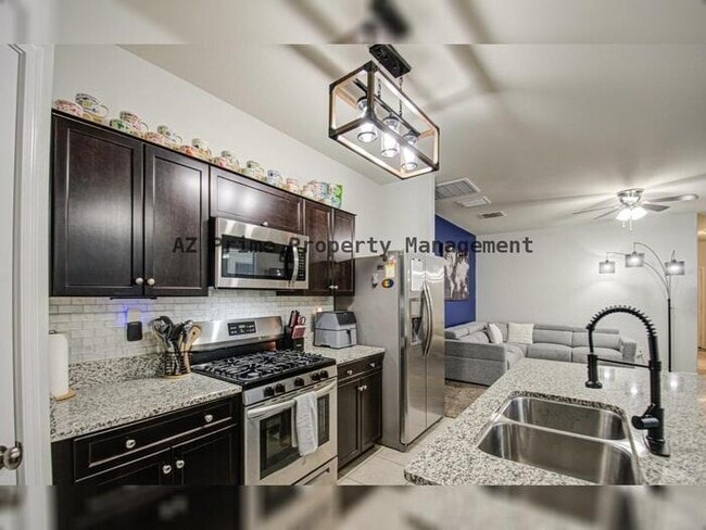 Building Photo - 30945 W Picadilly Rd