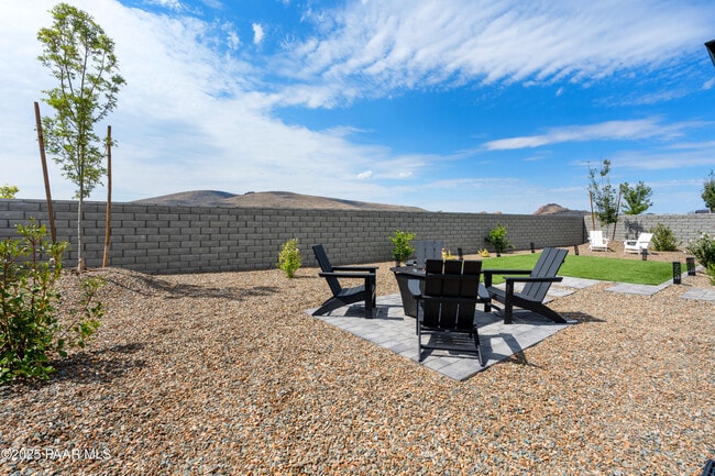 Building Photo - 5999 Finch Pl