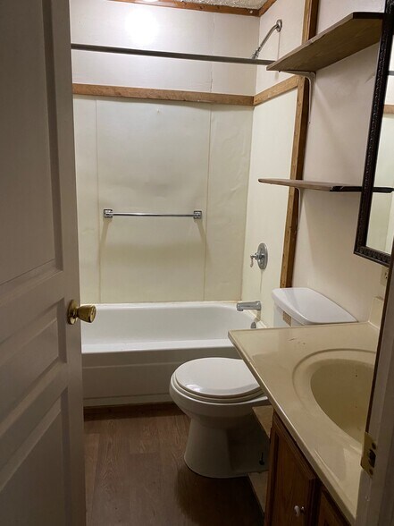 Building Photo - 1021 S 4th St