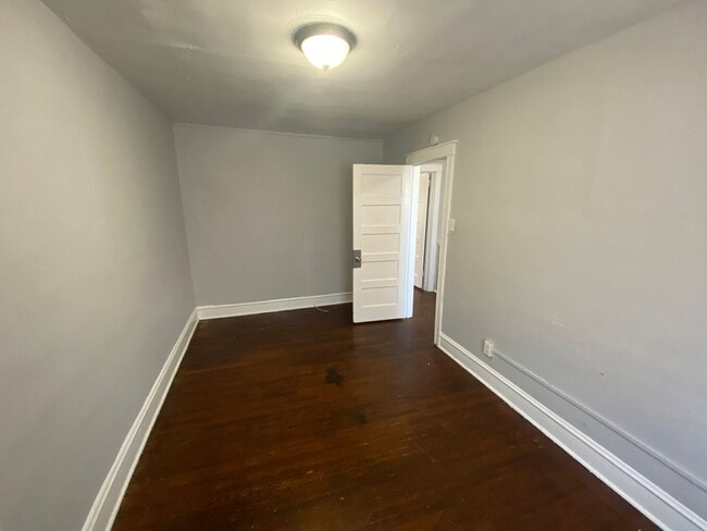 Building Photo - 2 bedroom house for rent