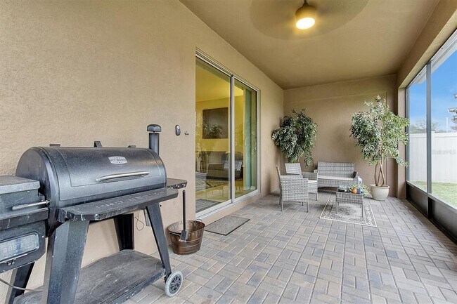 Building Photo - 5611 Barletta Dr