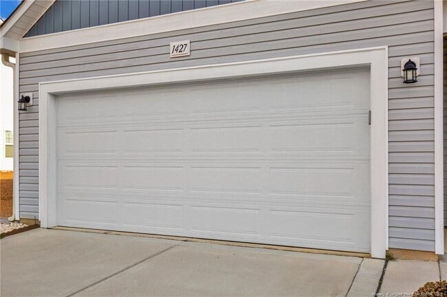 Building Photo - 1427 Janike Ln