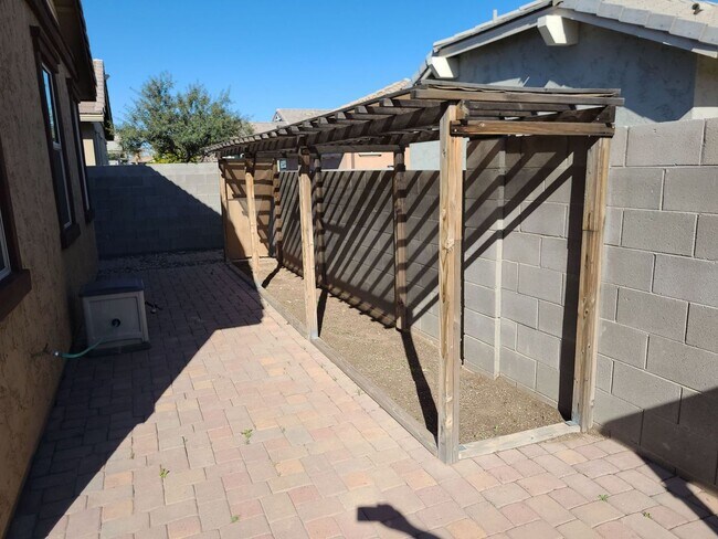 Building Photo - Exceptional Cooley Station Rental: 3-Bed, 2-Bath Home with Office/Den, Gourmet Kitchen, and Commu...