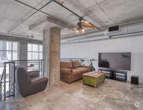 Building Photo - 2000 Bagby-1159