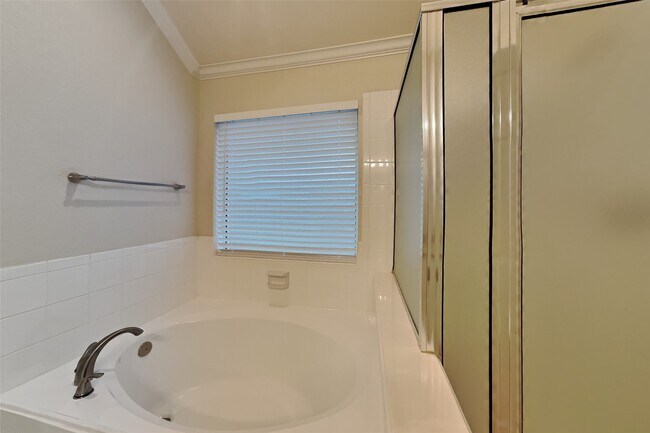 Building Photo - 175 Merryweather Pl