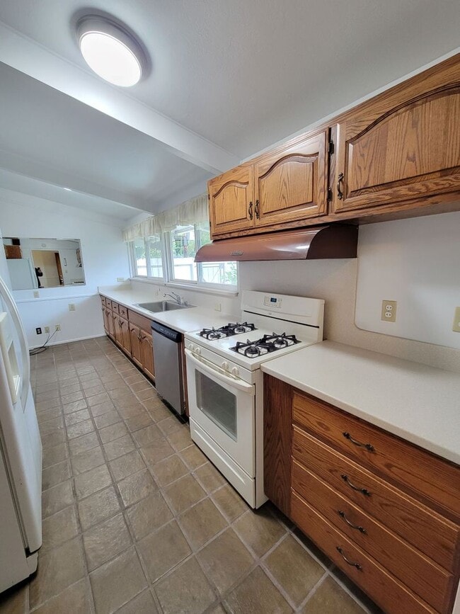Building Photo - 3 Bedroom 2 Bath Home For Lease In Concord!