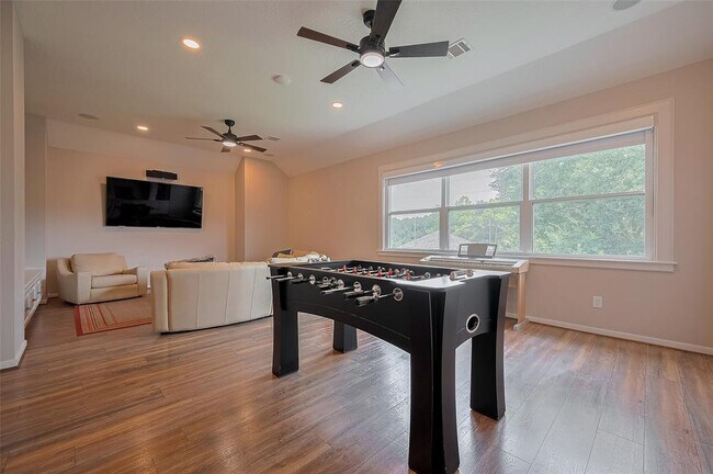 Building Photo - 11826 Legend Manor Dr